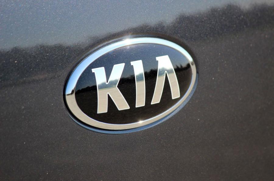  Kia Sedona SXL 2015 года  (фото 48 из 75)